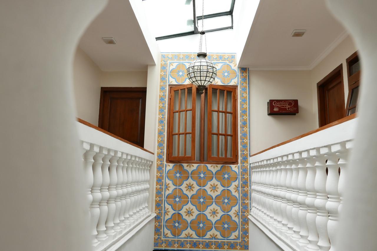 Ciwulan 36 Guest House Bandung Exterior photo