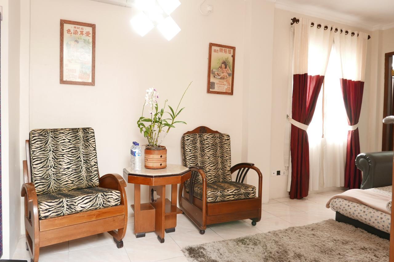 Ciwulan 36 Guest House Bandung Exterior photo