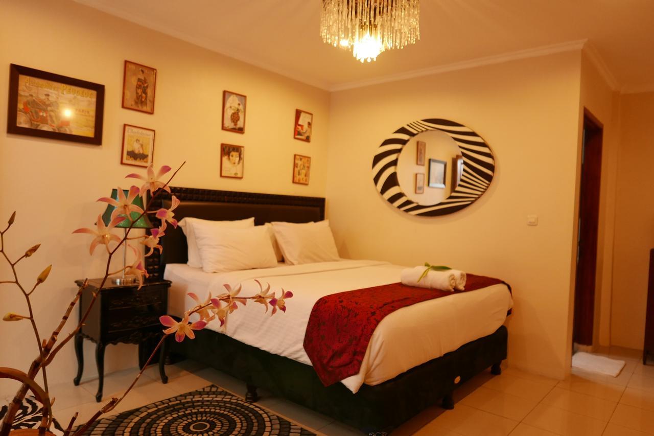 Ciwulan 36 Guest House Bandung Exterior photo